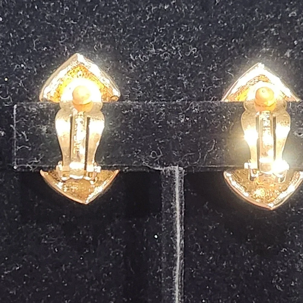 Edwin Pearl Vintage Clip On‎ Earrings Two Tone Black Cream Enamel Gold Tone 1in